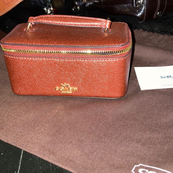 Coach jewelry box on metallic currant. - Picture 1 of 4